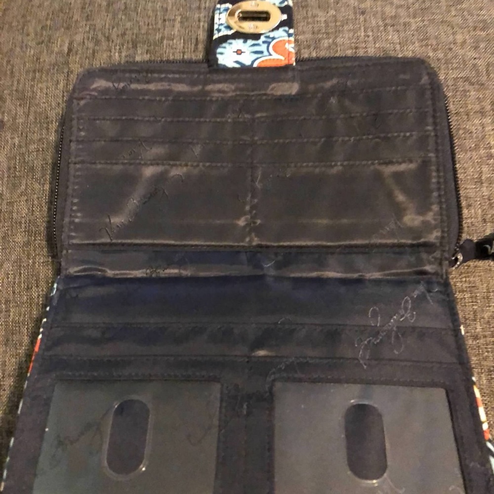 Wallet - Picture 2 of 4